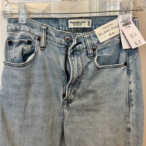 Blue Ankle Cropped Jeans with High Waist and Straight Leg